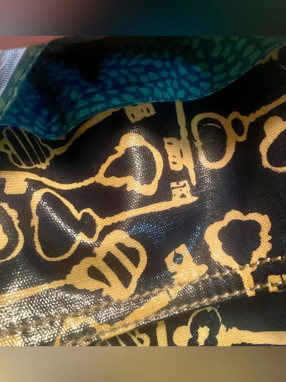 Fossil Vintage Key-Per Coated Canvas Messenger Bag Gold Skeletal Key Print